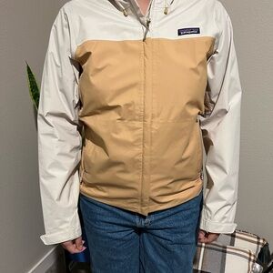 Patagonia Cream and Tan Raincoat Stylish Two-Tone Design